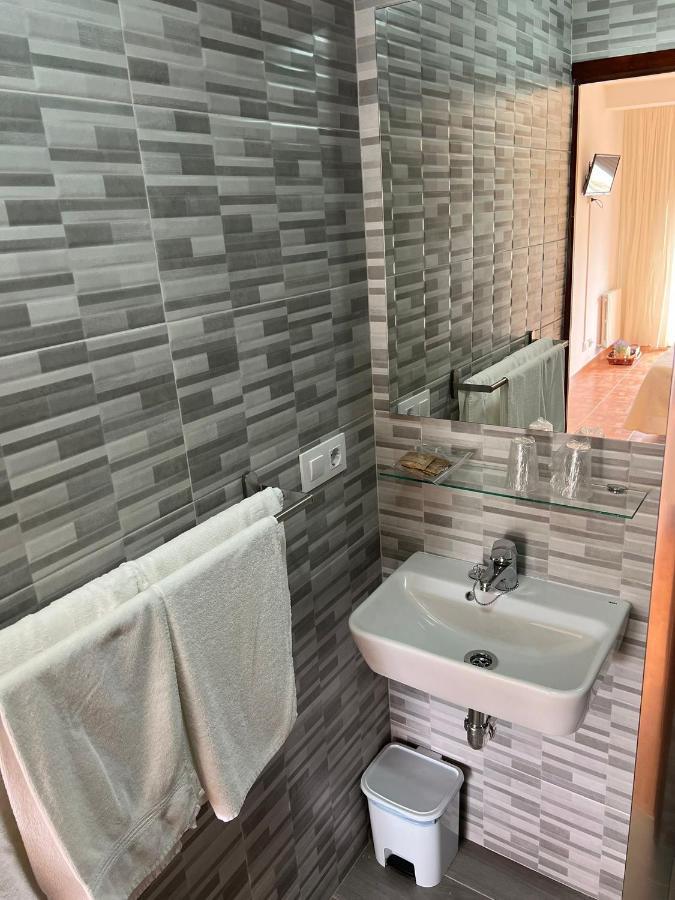 Hotel Argibay О Грове Екстериор снимка