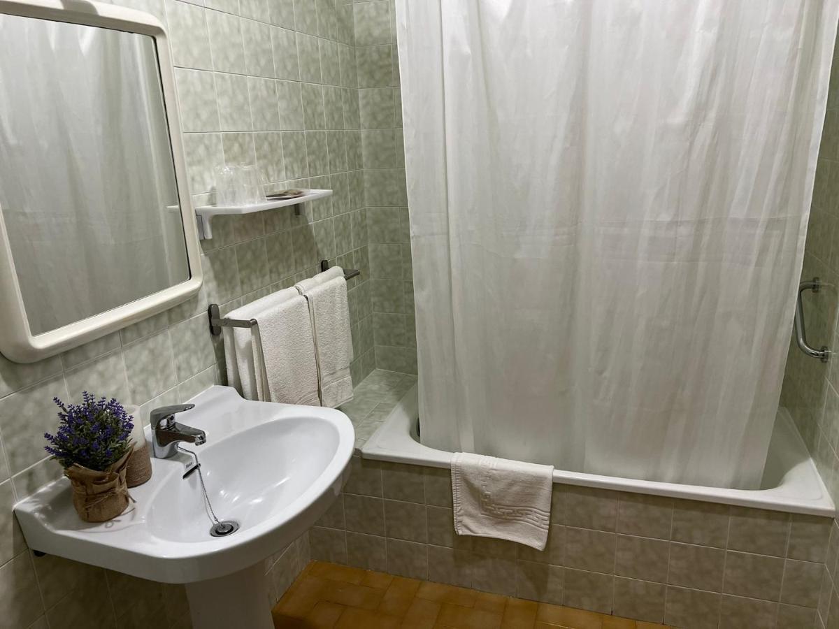 Hotel Argibay О Грове Екстериор снимка
